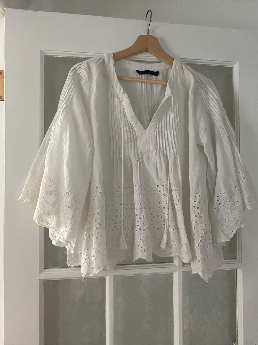 Zara White Eyelet V-Neck Peasant Blouse